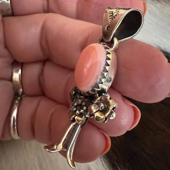 ❤️ Queen Pink Conch Navajo Style 925 Squash Blossom Pendant 1.71”L - 8mm Bail - Picture 9 of 13